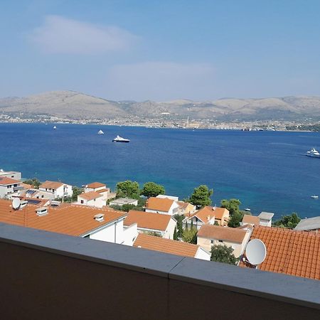 Apartment Kvesic Trogir Exterior foto