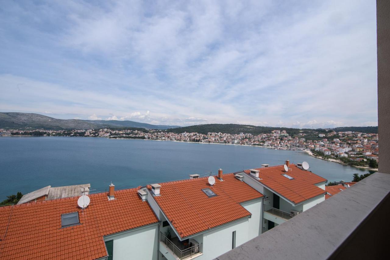 Apartment Kvesic Trogir Exterior foto