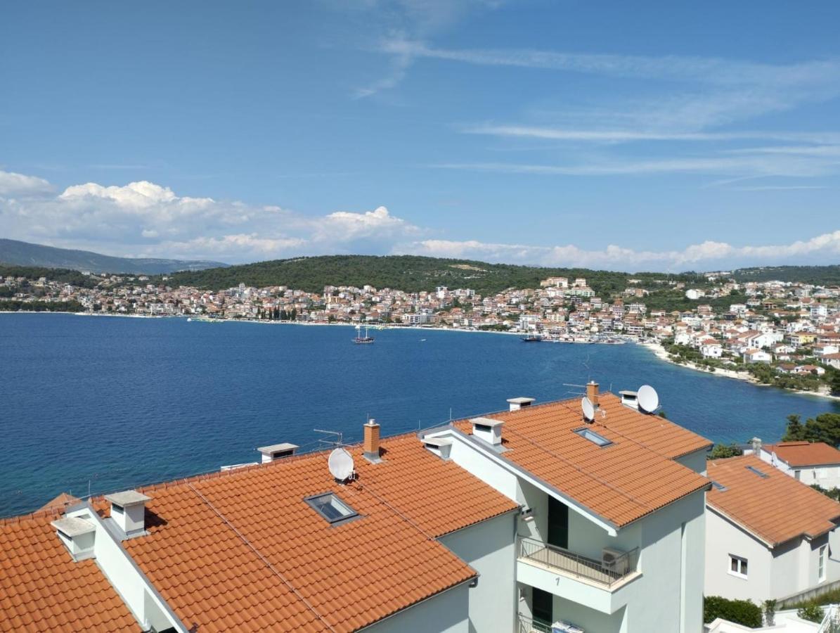 Apartment Kvesic Trogir Exterior foto